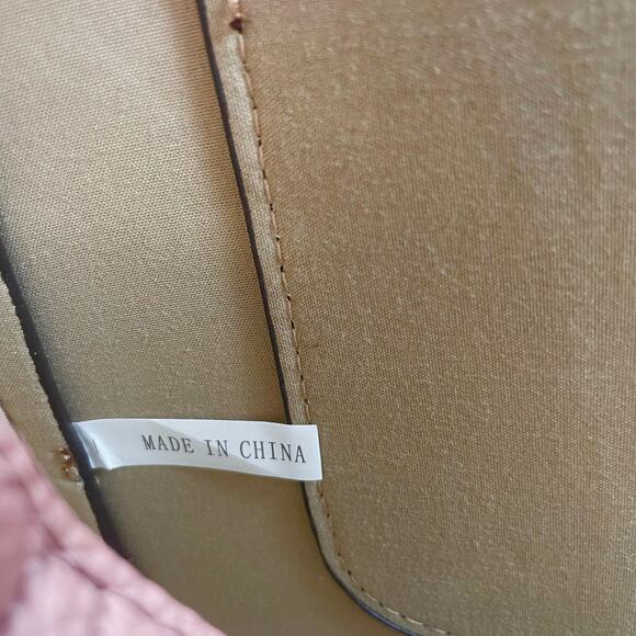 Mauve Purple Pink Vegan Goldtone Hardware Medium Zip Crossbody Bag NWOT - Picture 10 of 10